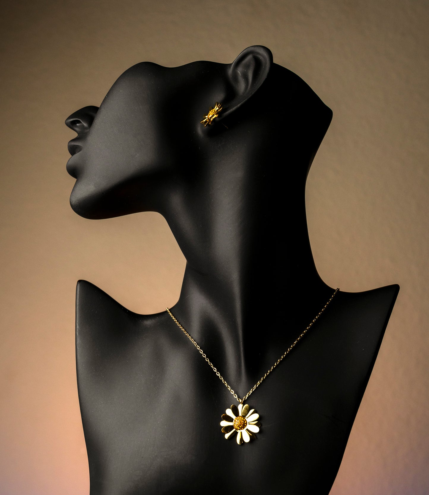Daisy Flower Plated Gold Necklace and Earrings